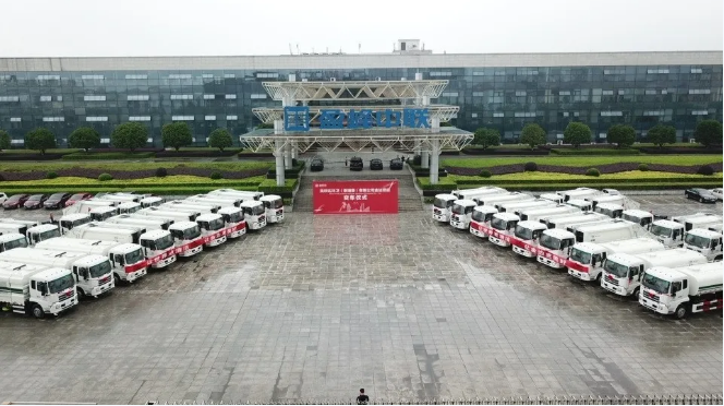 Z6.COM-尊龙集团环境批量环卫装备发往柬埔寨，助力“一带一路”建设